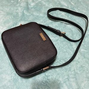 classic & minimalist Kate Spade purse 👛